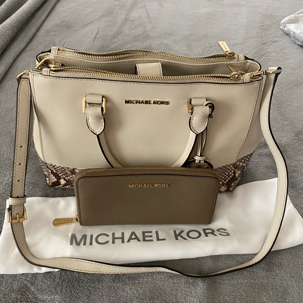 MK Shoulder Bag w/Wallet